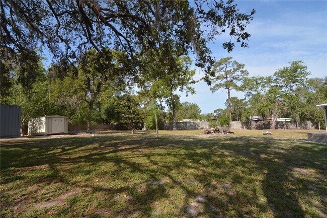 Building Photo - 17524 Medley Ave