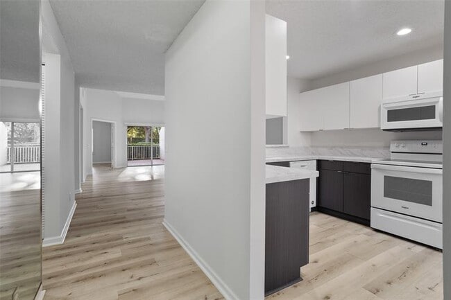 Building Photo - 7303 NW 61st Terrace