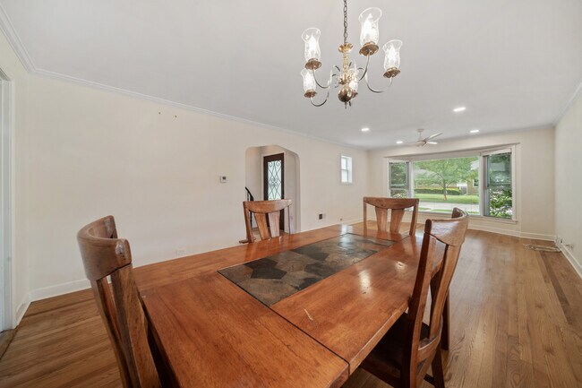 Building Photo - 5320 Suffield Ct