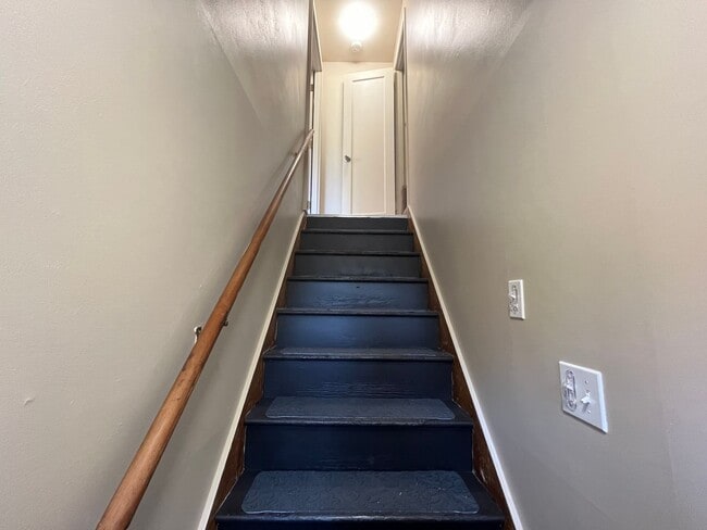 Building Photo - 1Bd/1Ba Home in the West Slope Neighborhoo...