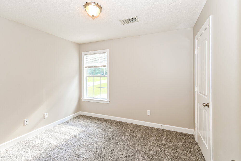 Building Photo - 8120 Woodson Dr