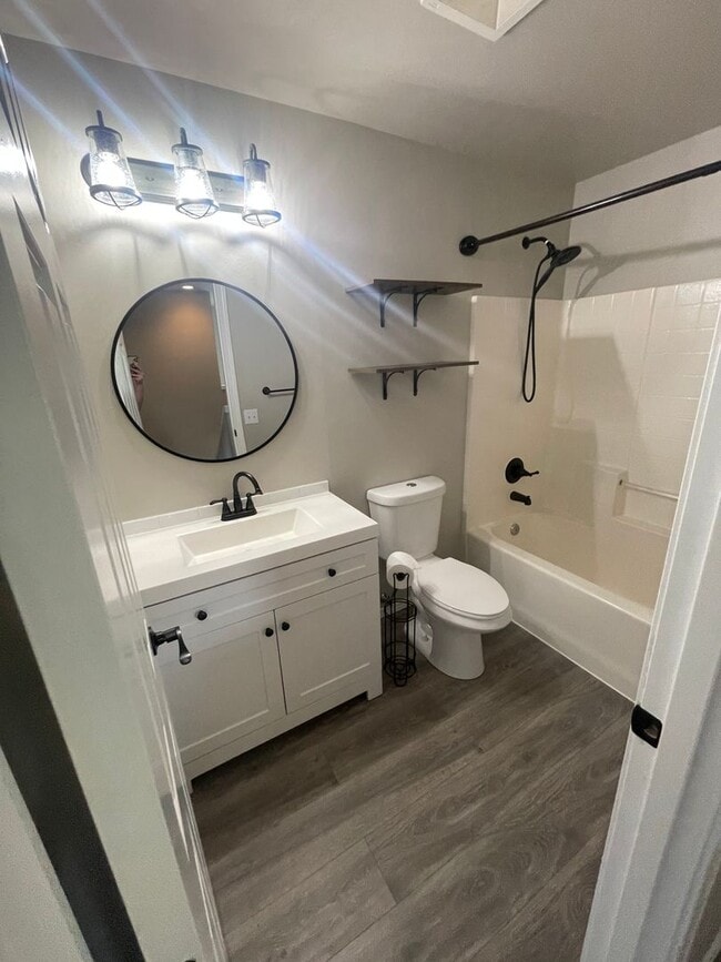 Building Photo - Beautiful Open Concept 4 Bedroom 2.5 Bath Home with Fenced Yard  in Gated Community