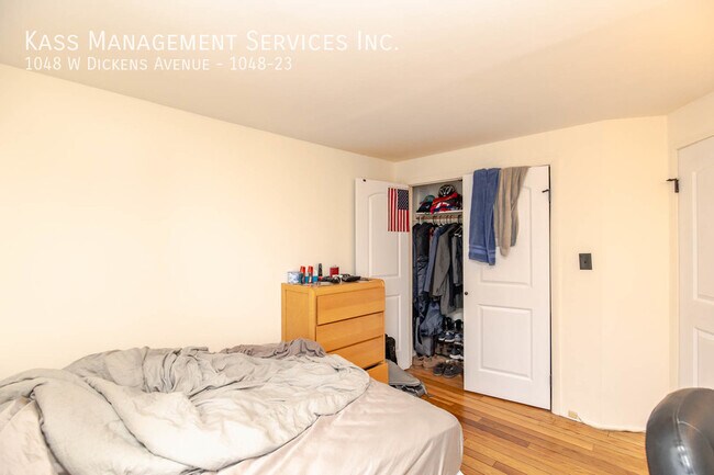 Building Photo - 1048 W Dickens Ave