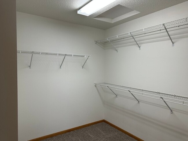 Building Photo - Comfortable 3-Bedroom with Garage & Fenced Yard for Rent