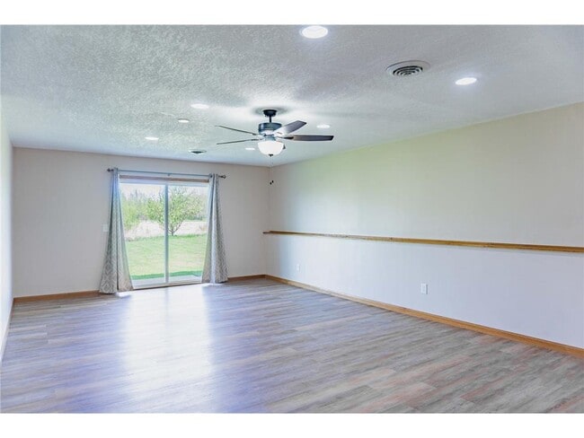 Building Photo - 2112 Blake Ave