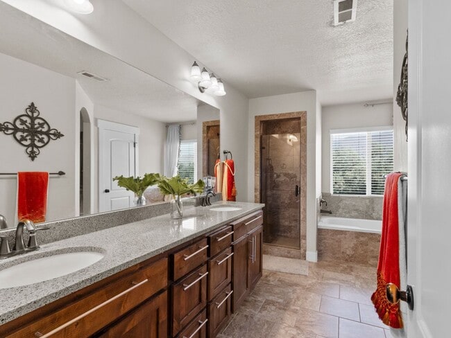 Building Photo - Beautiful Bluffdale home for rent!