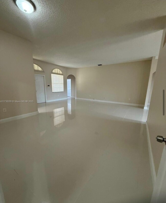 Building Photo - 2670 Dunwoodie Pl