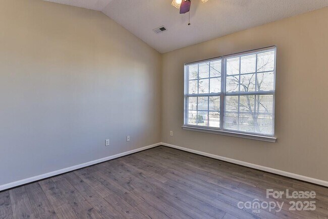 Building Photo - 9522 Bird Watch Ln