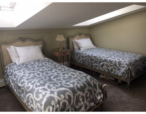 Building Photo - 92 Mount Vernon St