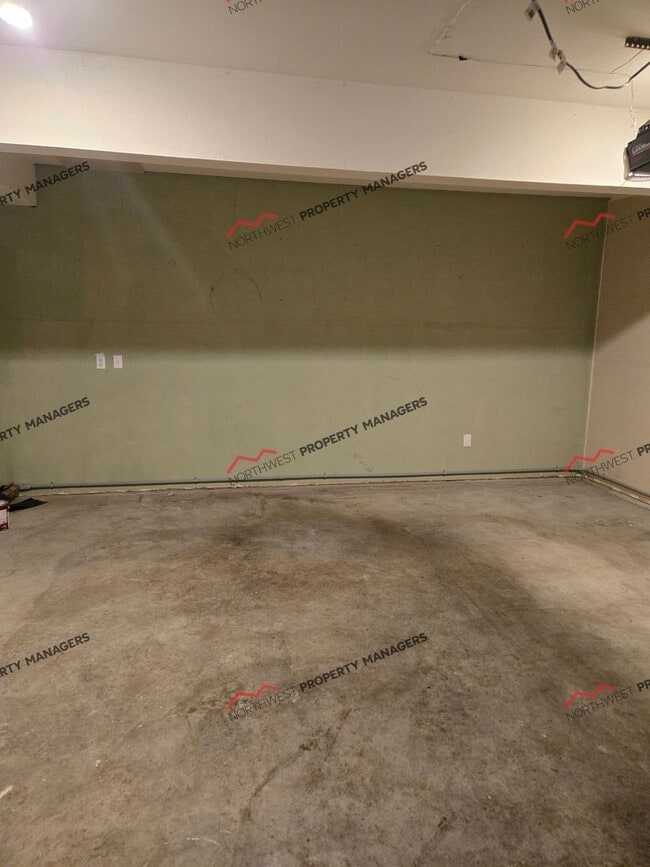 Building Photo - STATUS-AVAILABLE- |R16| $2450