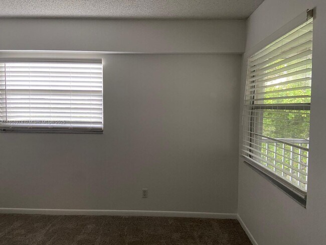 Building Photo - 13000 SW 15th Ct