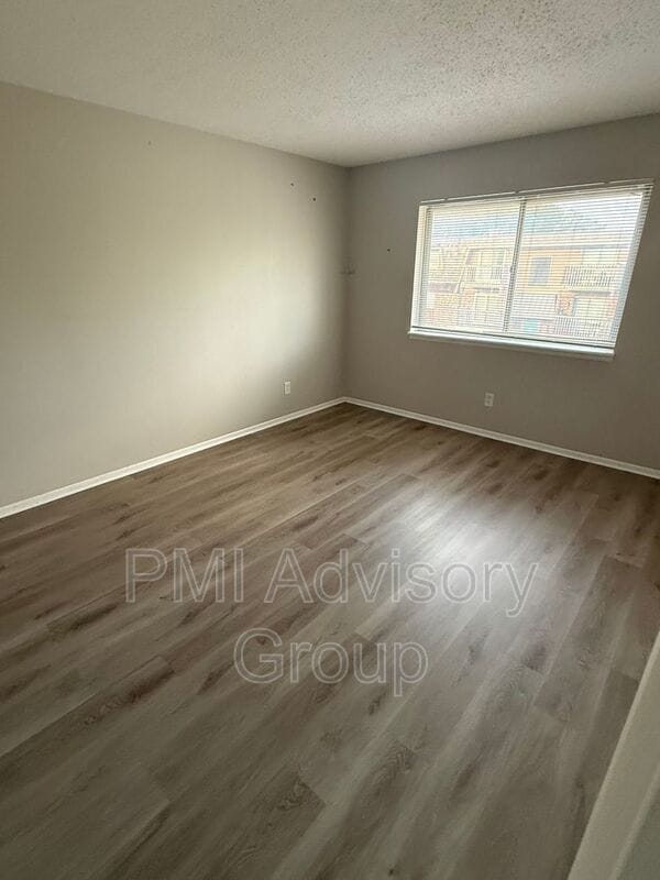 Building Photo - 3101 SW Macvicar Ave