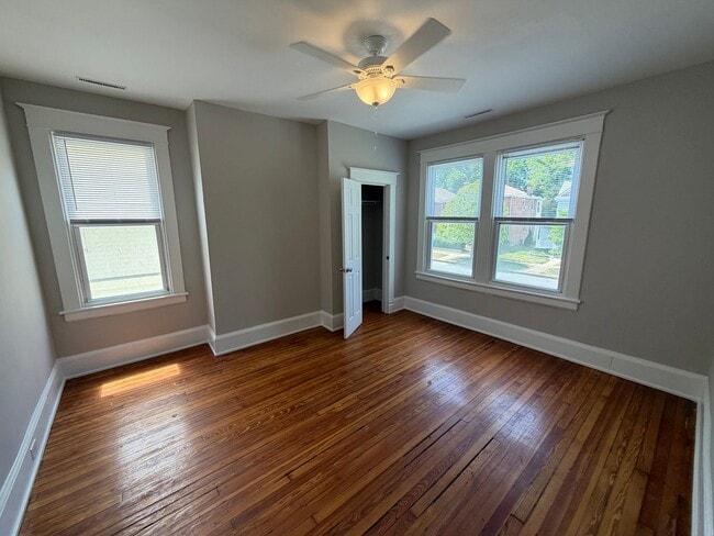 Building Photo - Charming 4bdrm/1.5bth Home Located in Richmond's North Highland Park w/Balcony!!