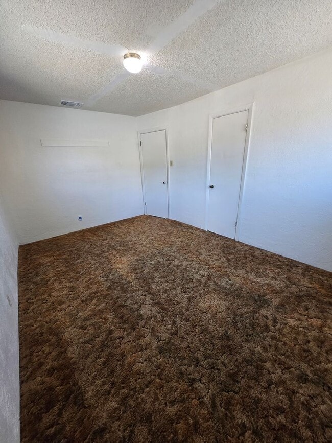 Building Photo - HUD Property