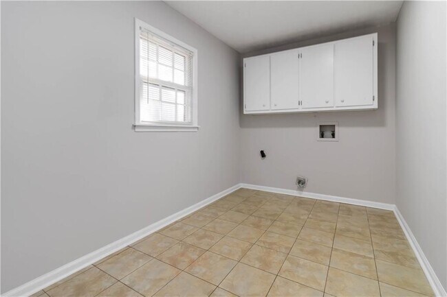Building Photo - 2142 Graystone Pkwy