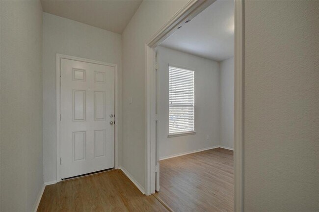 Building Photo - 195 Sundown Ave