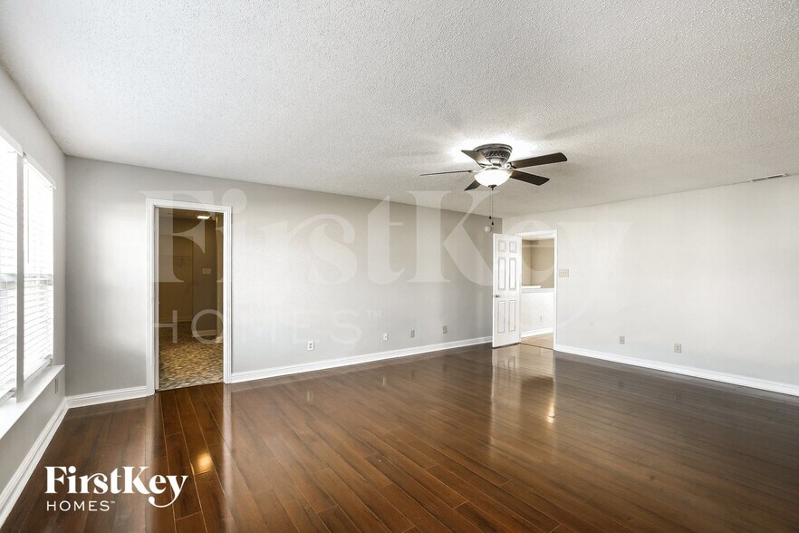 Building Photo - 8744 Orchard Grove Ln