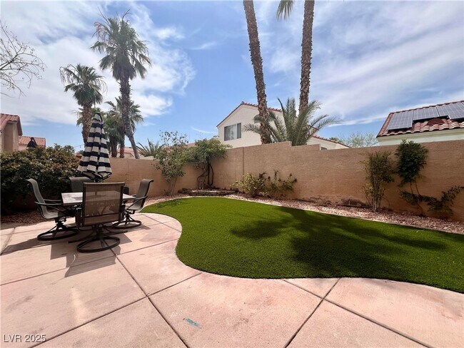 Building Photo - 1729 Mexican Poppy St