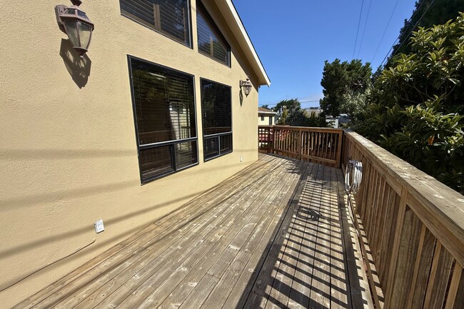 Building Photo - Beautifully Remodeled 4-Bedroom Home with Bonus Family Room & Large Private Yard in South San Fra...