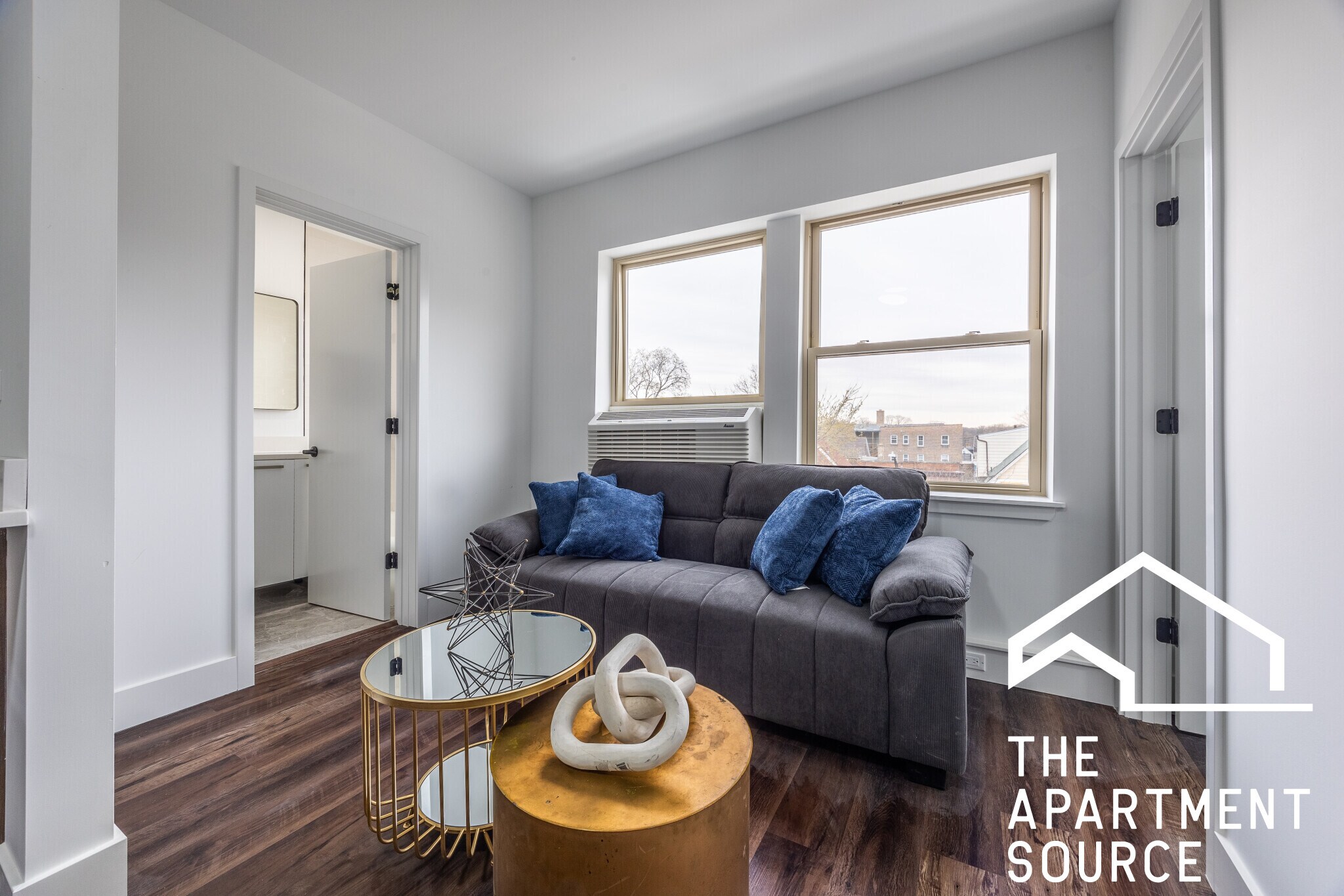 Building Photo - 1553 W Hollywood Ave