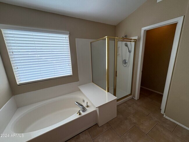 Building Photo - 1611 E Flint St