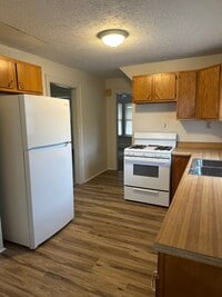 Building Photo - 134 Norwood St