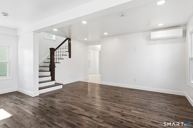 Building Photo - 52 4th St