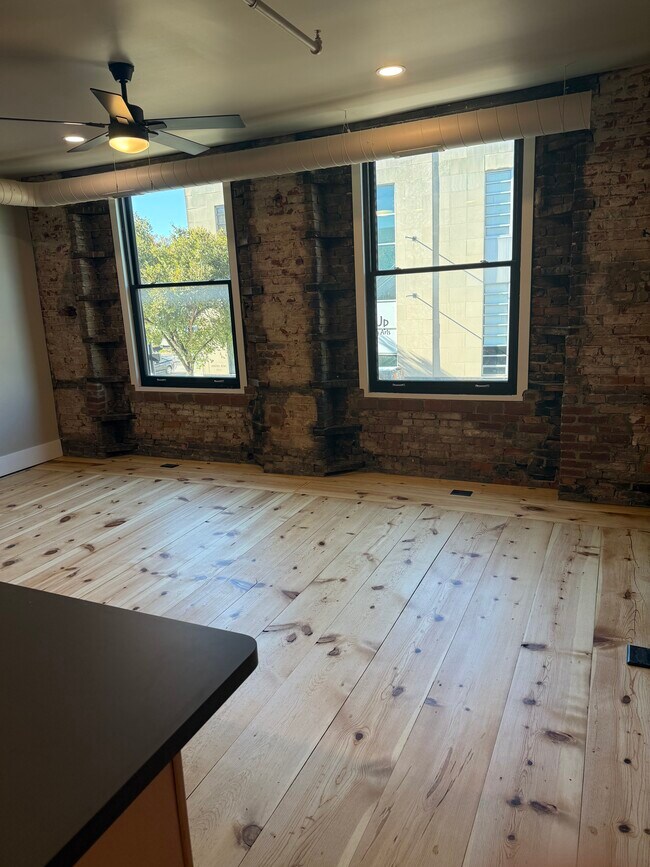 Building Photo - Tandem Ventures