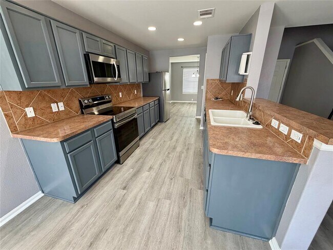 Building Photo - 500 Kingfisher Ln