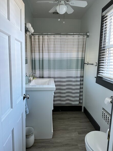 Building Photo - 14 Bedlow Ave