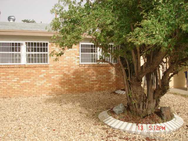 Building Photo - 10084 Kenworthy St