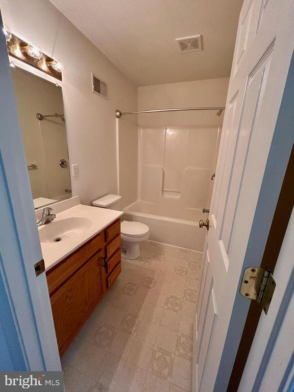 Building Photo - 2005 Greystone Dr