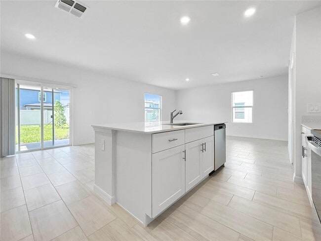 Building Photo - 17570 Shirewood Wy