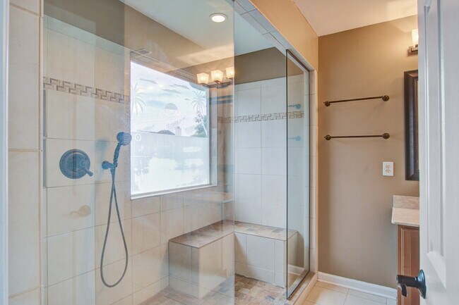 Building Photo - 5421 Red Tip Ln