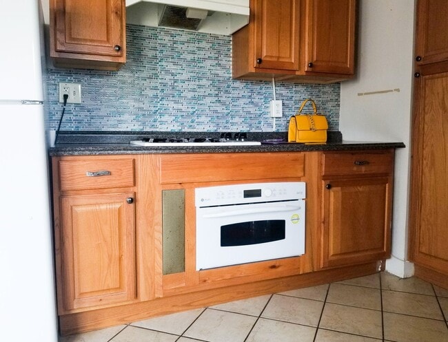 Primary Photo - Condo wFREE HEAT in Belmont Cragin! In-uni...
