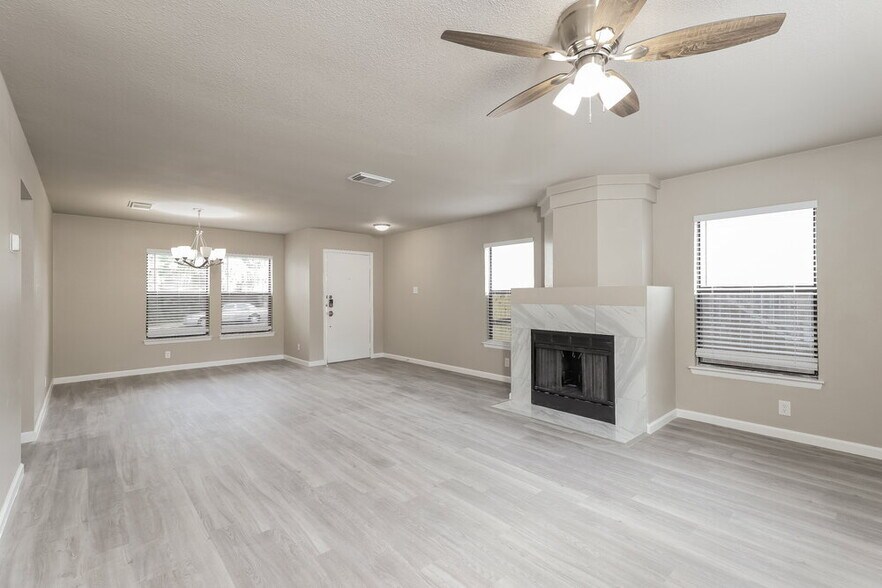 Building Photo - 10478 Tippecanoe