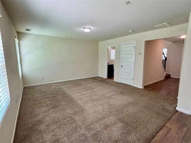 Building Photo - 629 Carlton Pointe Dr