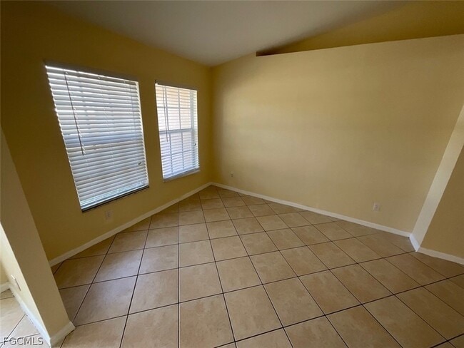 Building Photo - 4005 1st St SW