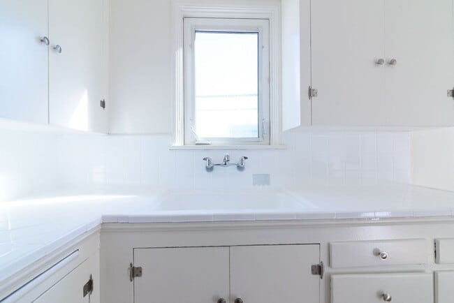 Building Photo - 10474 Eastborne Ave