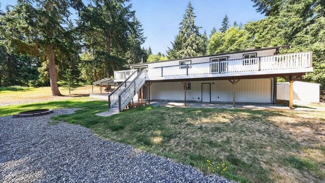 Building Photo - 2742 Umatilla Dr