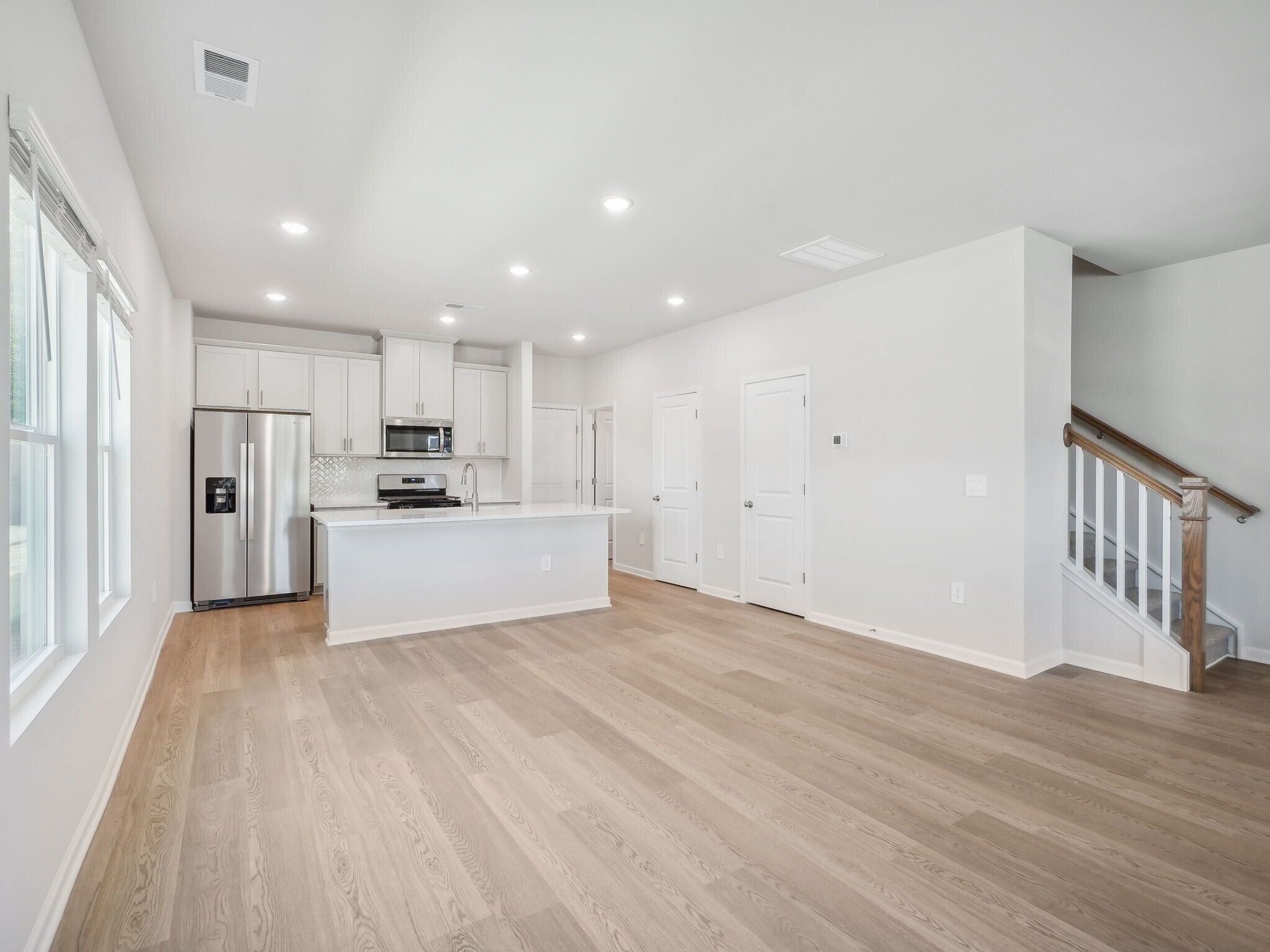 Building Photo - 702 Southland Dr