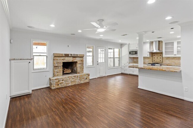 Building Photo - 4414 Belle Glade Dr