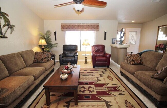 Building Photo - Furnished 3 Bedroom - 2 Bath Pool Home