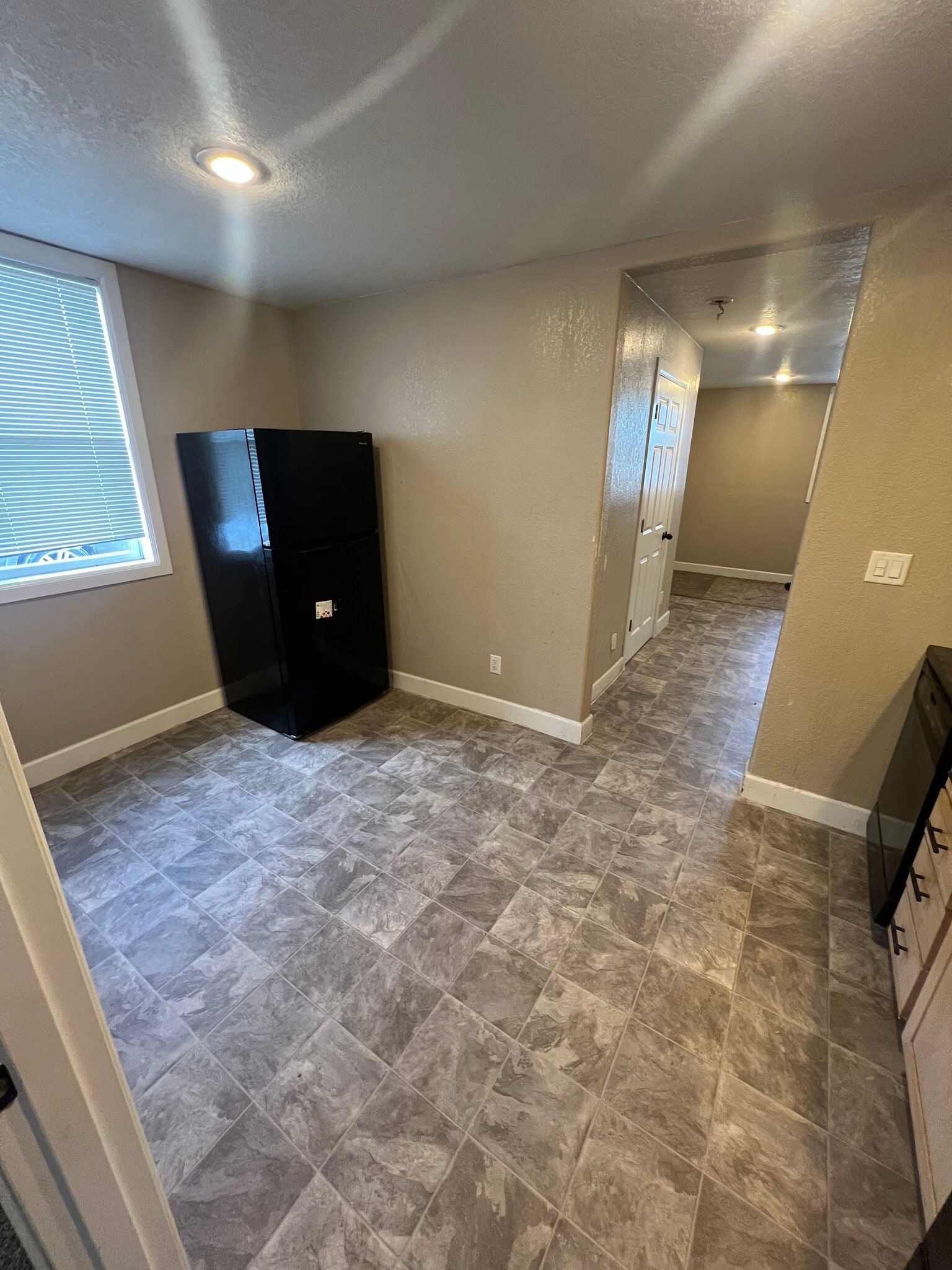 Building Photo - 312 N 1st Ave