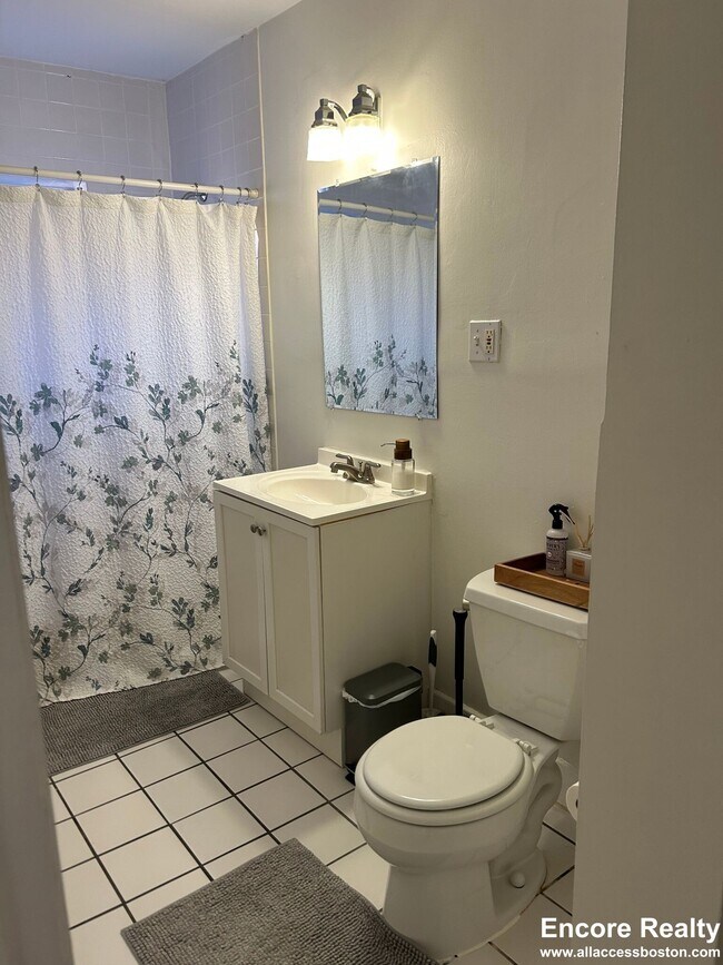 Building Photo - 61 Selkirk Rd