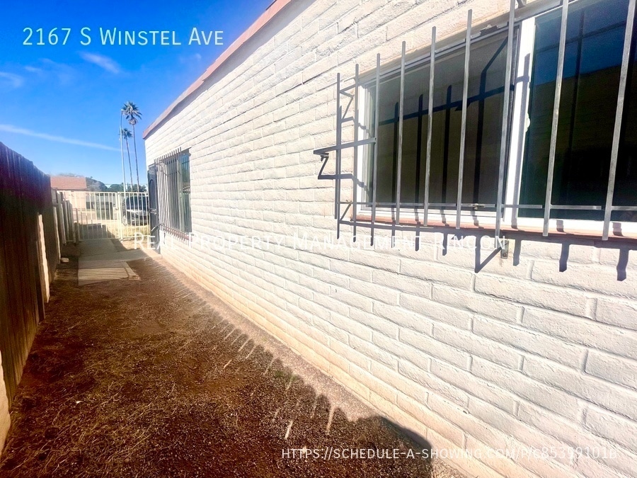 Building Photo - 2167 S Winstel Ave