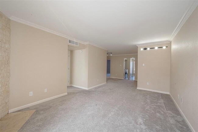 Building Photo - 12550 Whittington Dr