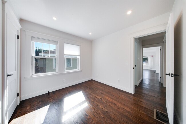Building Photo - 45 Randlett St
