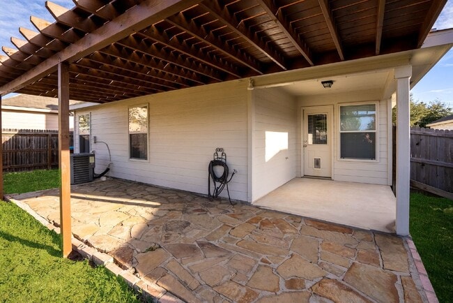 Building Photo - 911 Rustic Cactus