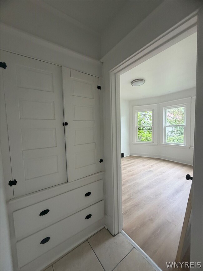 Building Photo - 73 Hedwig Ave